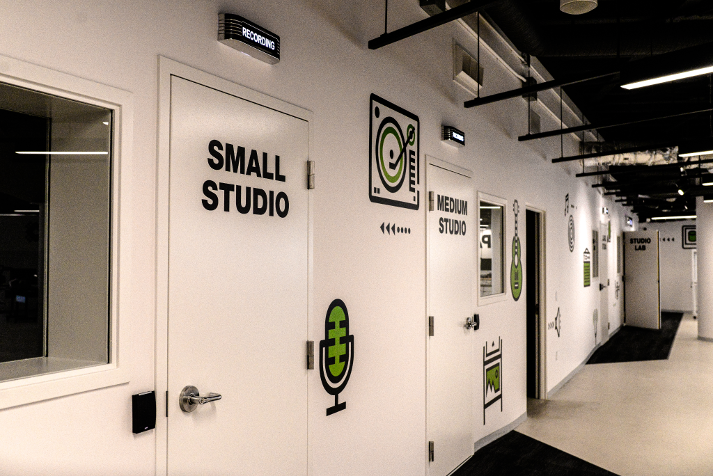 Small-Studio_Makerspace_Recording-Studio