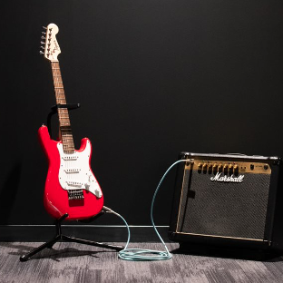 Mini-Strat-V2-Guitar_Makerspace_Recording-Studio